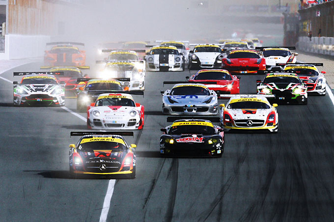 LIVE TV 24 Hours of Dubai: Volg de coureurs op de voet op het Dubai Autodrome